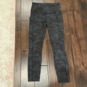 Lululemon Fast and Free Incognito Camo Multi Grey Size 4